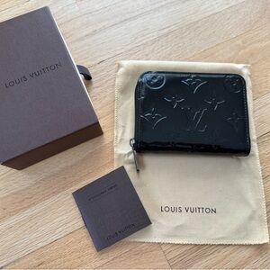 Louis Vuitton Glossy Black Monochrome compact Wallet